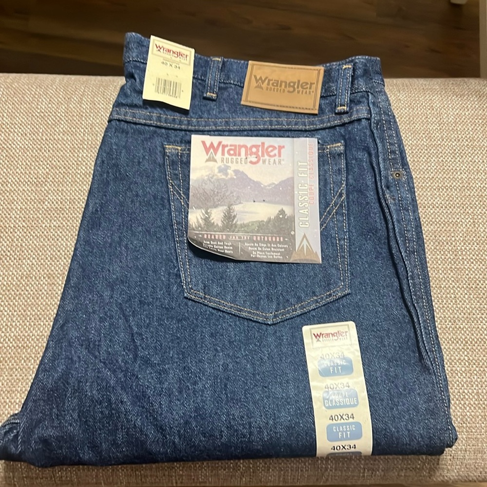 Wrangler jeans men’s 40 x 34. Rugged wear classic fit NWT. 39902PW hunting pants